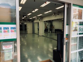 スタジオM  京成稲毛駅前 ダンスレンタルスタジオＡルームの入口の写真