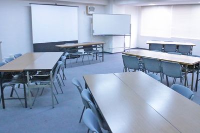 四ツ橋・近商ビル7A（島形式）※変更・現状は利用者様にてご対応 - SMG/ 四ツ橋・近商ビル ＳＭＧ貸し会議室近商ビル7階A室の室内の写真