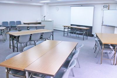 四ツ橋・近商ビル7A（島形式）※変更・現状は利用者様にてご対応 - SMG/ 四ツ橋・近商ビル ＳＭＧ貸し会議室近商ビル7階A室の室内の写真