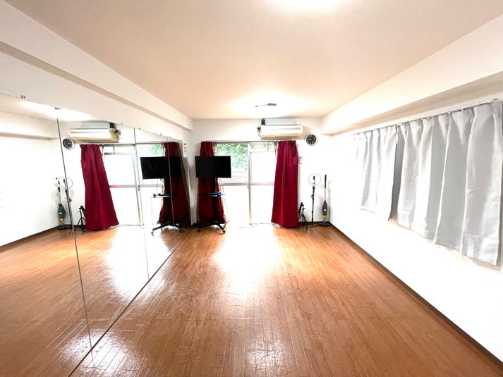 ✨演奏可能✨
ダンス💃トレーニング💪演奏🪕
※アンプに繋げての大音量はＮＧ❌ - ◆Arts studio◆鶴舞の室内の写真