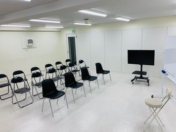 ★ワークショップ、セミナー、ミニライブ適応可【椅子増し応相談】 - FLASHスタジオ-渋谷- レンタルスタジオの室内の写真