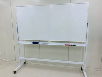 ★ホワイトボード【白板横180×縦70】 - FLASHスタジオ-渋谷- レンタルスタジオの設備の写真