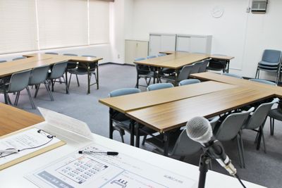 四ツ橋・近商ビル10B（島型）※変更・現状は利用者様にてご対応 - SMG/ 四ツ橋・近商ビル ＳＭＧ貸し会議室/近商ビル10階B室の室内の写真