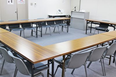 四ツ橋・近商ビル10B（コの字）※変更・現状は利用者様にてご対応 - SMG/ 四ツ橋・近商ビル ＳＭＧ貸し会議室/近商ビル10階B室の室内の写真