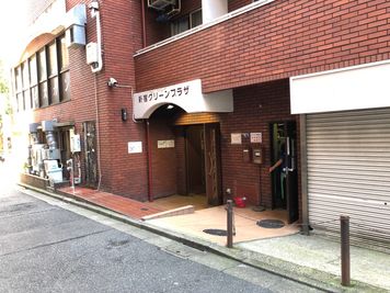 建物外観エントランス - 格安　レンタルオフィス 歌舞伎町近く、好立地格安スペースの外観の写真