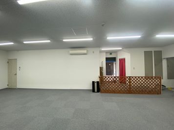 ダンス、演劇練習、
YouTube配信 - ブルーツリースタジオ レンタルスペースの室内の写真