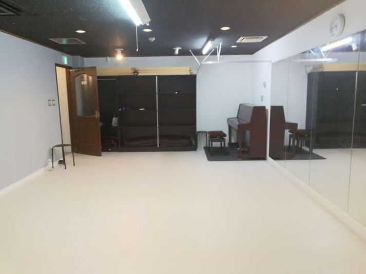 西川口ダンス、ヨガスタジオ ヨガ、ダンス、音楽スペース　A室の室内の写真