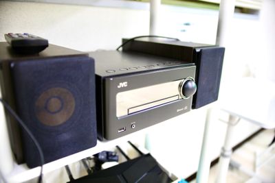 VCのミニコンポです。
小型ながら高音質で高出力。CD、Bluetooth対応 - Next Studio 9 レンタル会議室の設備の写真