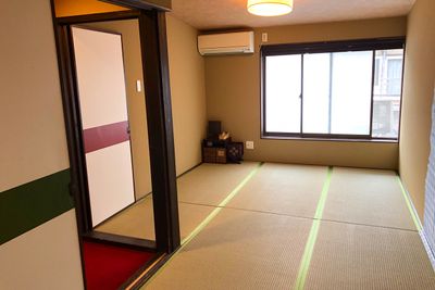2階は9畳の和室　畳のい草の香りが懐かしい雰囲気 - 京小宿　古川みやび 京町家レンタルスペースの室内の写真