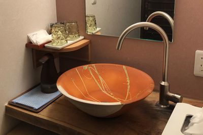 洗面所には自動式ソープディスペンサーを置いています - 京小宿　古川みやび 京町家レンタルスペースの室内の写真
