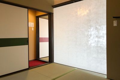 ２階の部屋はブラインドカーテンで仕切って使うことが出来ます - 京小宿　古川みやび 京町家レンタルスペースの室内の写真