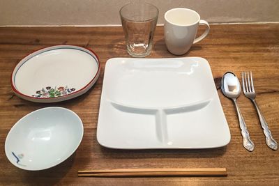 食器は一通り揃っていますので、持ち込みで食事を楽しんでいただけます - 京小宿　古川みやび 京町家レンタルスペースの設備の写真