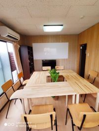 高速Wi-Fi無料！屋上付きBBQもできる多目的レンタルスペース（会議・研修・パーティー・教室など） - 遊泊寺田町レンタルスペース