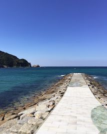 芥屋のビーチもすぐ近くにあって、海岸散策もおすすめです。 - 季の風 多目的スペースの室内の写真
