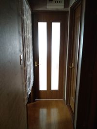 お部屋の入り口、右側はトイレ - Reborn キッチンスペースCの入口の写真