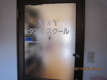 四日市レンタルスタジオ M&Y レンタルスペースの入口の写真