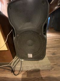 重低音もしっかり出せる大きなスピーカーを２台ご用意しています。 - LoRe１スタジオ ダンススタジオロア1スタジオの室内の写真