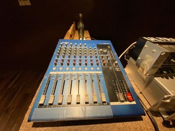 音響アンプです。有線マイクもございます。 - LoRe１スタジオ ダンススタジオロア1スタジオの設備の写真