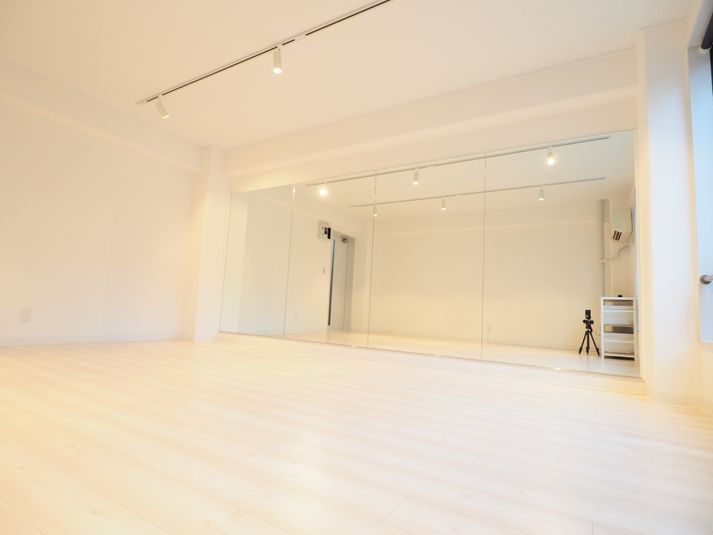 横浜ダンススタジオMOSH PIT関内店Ast - 関内駅徒歩2分【LEDライト！26㎡全部踊れる！24時間OK】