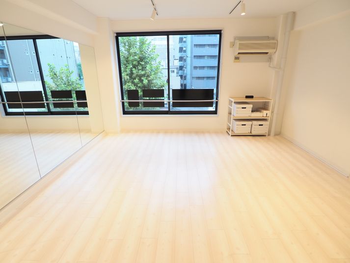 横浜ダンススタジオMOSH PIT関内店Ast - 関内駅徒歩2分【LEDライト！26㎡全部踊れる！24時間OK】