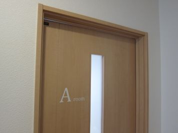 レンタルスペース「ログカフェ」 A-roomの入口の写真