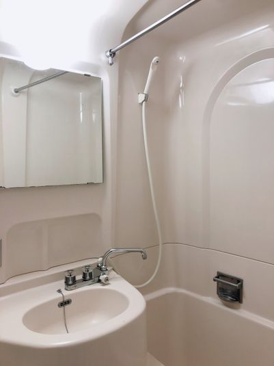 白背景 2900円 スタジオ レンタル - PHOTO&MOVIE スペース