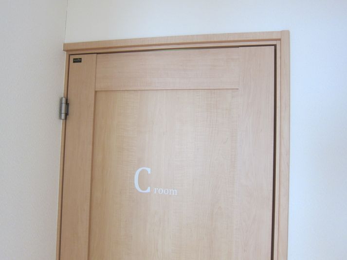 C-room - レンタルスペース「ログカフェ」
