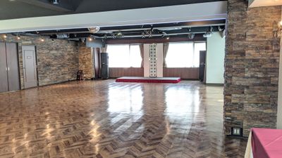 無観客ライブ・ライブ配信撮影も可能、会議利用から食事付き懇親会までOK!発表会イベントなど箱貸し利用の実績多数! - パセラリゾーツ新宿本店