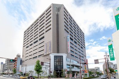 「ビオラ田町」の3Fです。ビルには駐車場（有料）もあり便利！ - BIZcomfort浜松 完全個室　6名用会議室の外観の写真