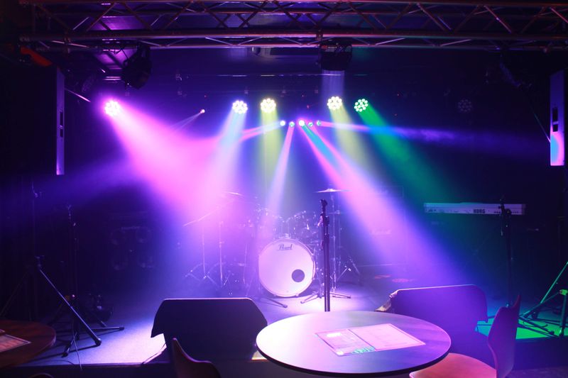 ステージと照明 - ライブハウスEN-LAB.の室内の写真