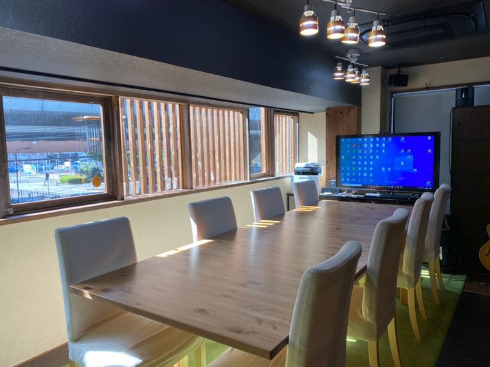 テーブル（貸し会議室） - さぼり場