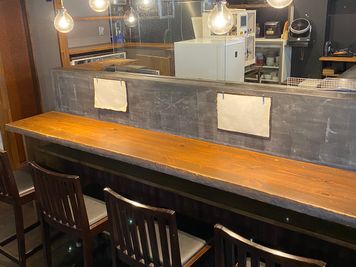 さぼり場 テーブル（貸し会議室）の室内の写真