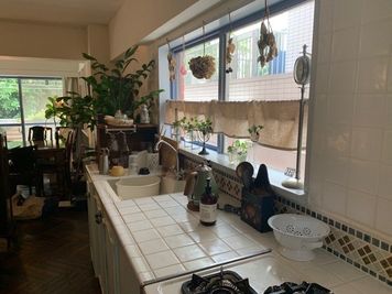 最近ではあまり見られないタイル張りキッチンです。 - 千駄ヶ谷コートリー202号室 千駄ヶ谷のお洒落アパルトマンの室内の写真