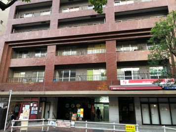 永谷ビル - ACQUA整体院 西武新宿駅前店 ACQUA整体院レンタルベットの外観の写真