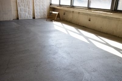 モルタル床 - CRAFT　BRIDGE レンタルスペース/スタジオギャラリーの室内の写真