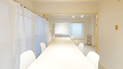 Drop by Kanayama 銀山町会議室の室内の写真