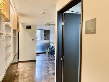 １０２号室の入口 - 埼玉カンファレンスセンター 【浦和：八千代ビル】102号室の室内の写真