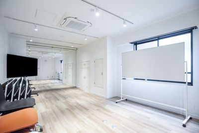 【メイプル】新宿１丁目  レッスンスペース　貸し会議室　Bの室内の写真