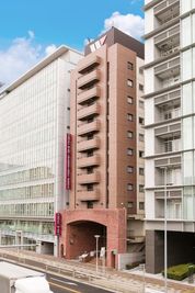 フロント(2階)でお手続きをお願いいたします - ホテルウィングインターナショナル名古屋 1階 会議室2の外観の写真
