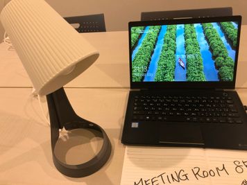 作業や勉強に便利なワークランプを用意しました。 - MEETINGROOM 85 貸会議室/個室/8名/清潔/格安の室内の写真