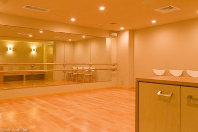 〈恵比寿カルフール・スタジオ〉恵比寿駅から徒歩3分！ヨガなどに最適なスペース。CO2センサー設置。営業時間延長致します！ - 恵比寿カルフール