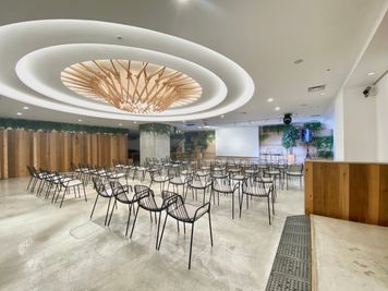 50脚シアターレイアウト② - グレイドパーク新宿西口（旧：グレイドパーク新宿） パーティー・イベント・撮影用途の室内の写真