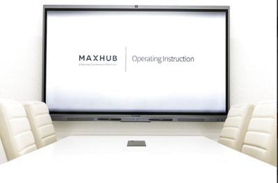 WEB会議システム・電子黒板・ホワイトボード・プロジェクターが搭載されている「MAXHUB」を導入✨ 面倒なセットアップは不要ですので、お気軽にお使いください。 - BIZcomfort京都四条烏丸 8名用会議室 完全個室　8名用会議室の室内の写真