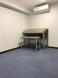 エレクトーンの部屋です。
30分800円
でご利用いただけます。
(部屋のみのレンタルの場合30分500円) - 音楽スタジオ レッスン、リハーサルスタジオ。の室内の写真