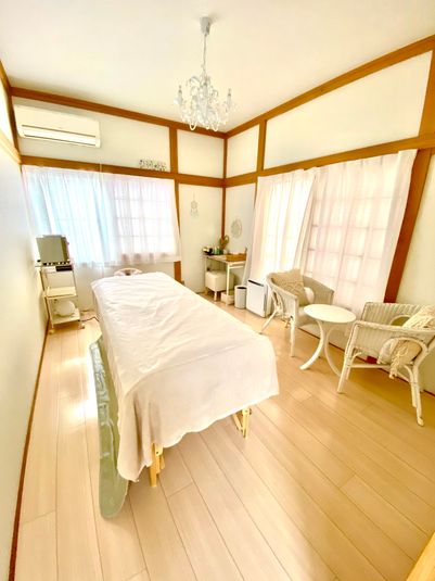 ハワイアンルームB - サロン・ド・ラズリ