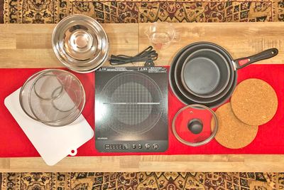 鍋、フライン、ボール、ザル、軽量カップ、IH等充実のキッチン用品！無料でご利用頂けます。 - 【ALTERNA柏】 【オルタナ柏】プロジェクター、撮影備品完備！パーティも撮影も◎の室内の写真