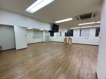 【船橋/習志野台】大型鏡完備！モニター付きでダンスなどの練習に最適！ - Studio Akingdom習志野台校