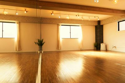 改装したばかりで明るく綺麗な室内 - レンタルスタジオアルル谷町四丁目の室内の写真