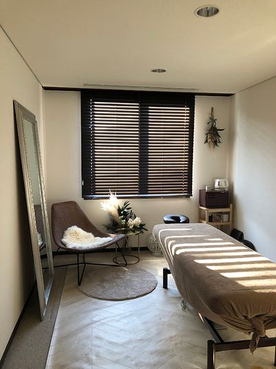 ガーデンオブグレイス白金台サロン サロンスペースの室内の写真