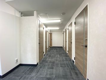 TIME SHARING渋谷ワールド宇田川ビル【無料WiFi】 【閉店】個室 RoomC（7F）1日貸しの入口の写真